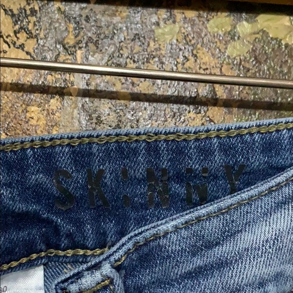 H&M Divided Jean With Paint Splatter - Picture 5 of 6